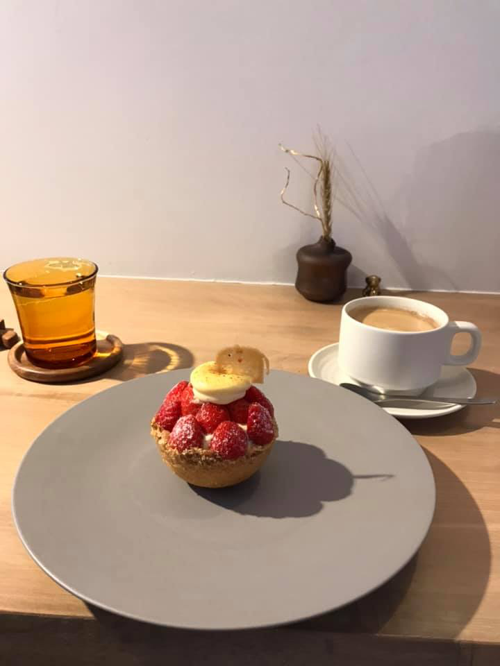 dessert&cafe Deko(デザート&カフェ デコ) ケーキ・タルト フルーツタルト(苺)