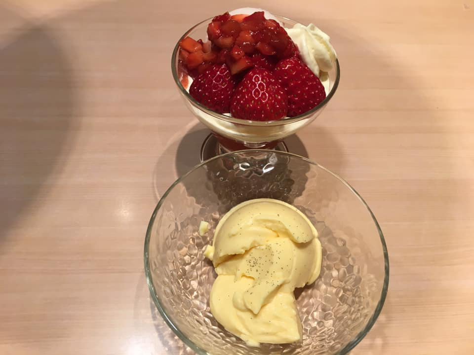 大戸屋(オオトヤ) プリン,パフェ・サンデー たまごぷりん、いちごのパフェ