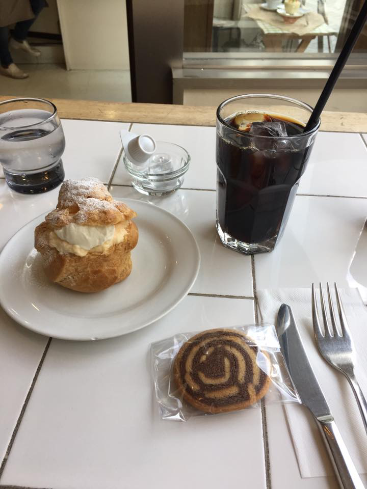 コーヒーラウンジ紫陽花&nbsp;シュークリーム,ドリンク&nbsp;シュークリーム、アイスコーヒー