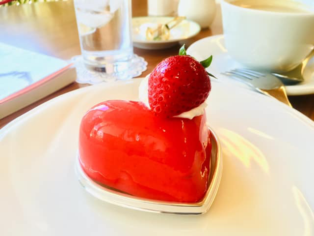 モン・シェリ&nbsp;ケーキ・タルト&nbsp;苺のムース オ フレーズ