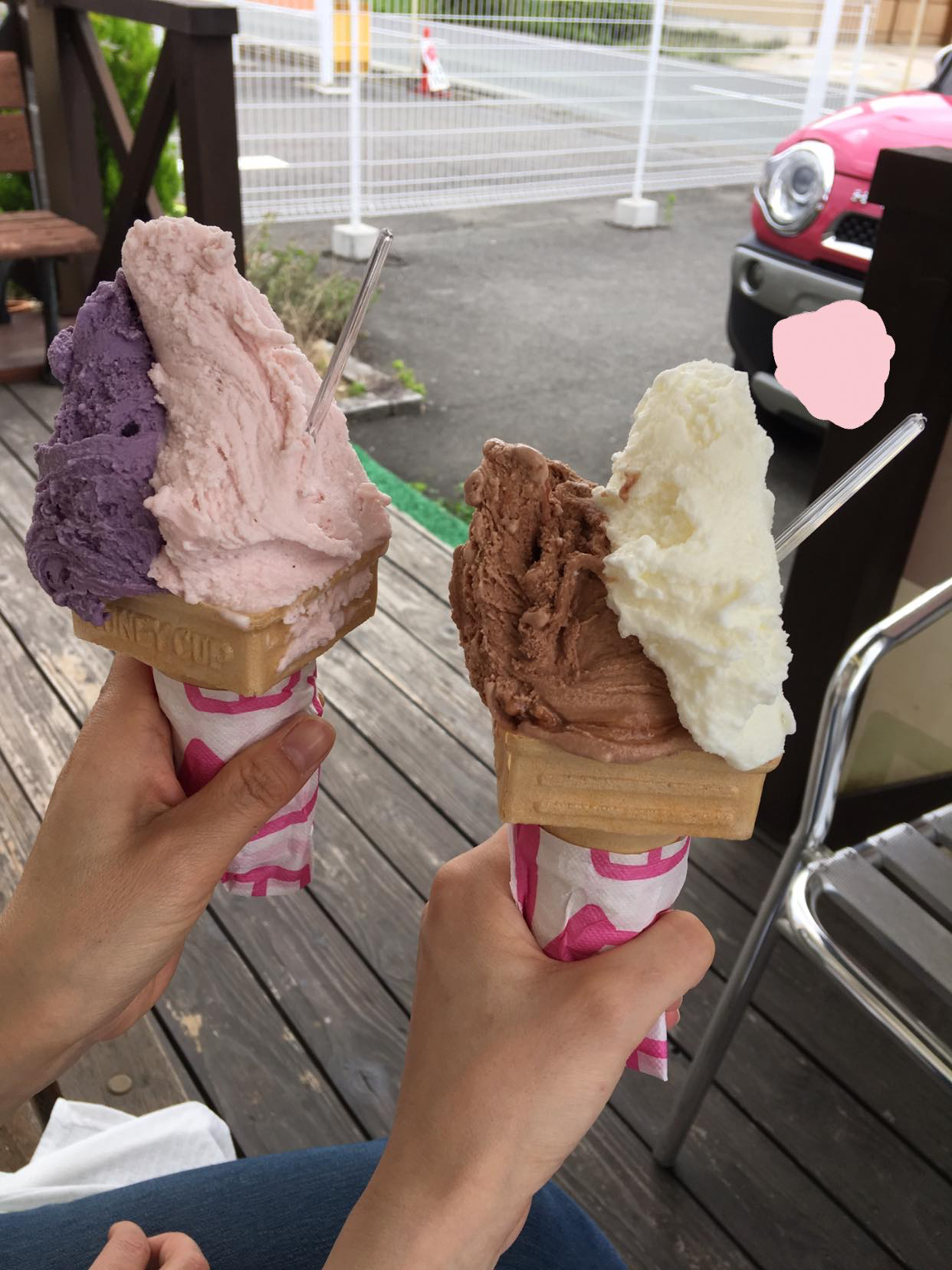お菓子工房 HARUIRO(ハルイロ) アイス・ジェラート ジェラート(ブルーベリーといちごミルク、
チョコレートとミルク味)