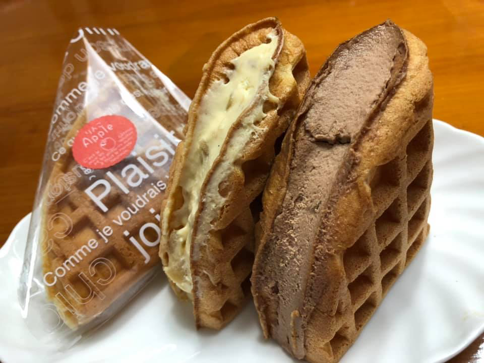 ケーキ屋SUN(サン) ワッフル ワッフル(チョコレート、りんご)
