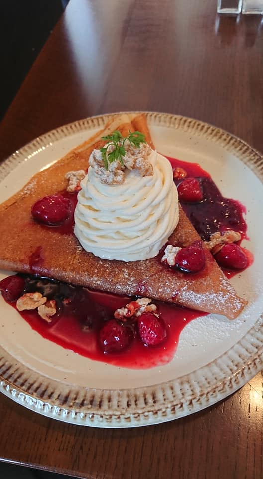 Creperie Les Clochettes(クレープリー・レ・クロシェット) クレープ ホワイトチョコのモンブランクリームセット