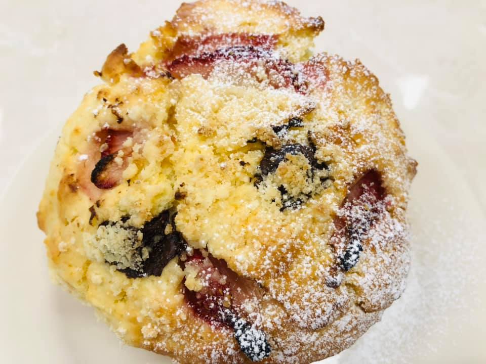 North South East West(ノースサウスイーストウエスト) マフィン いちごビターチョコレートクリームチーズ