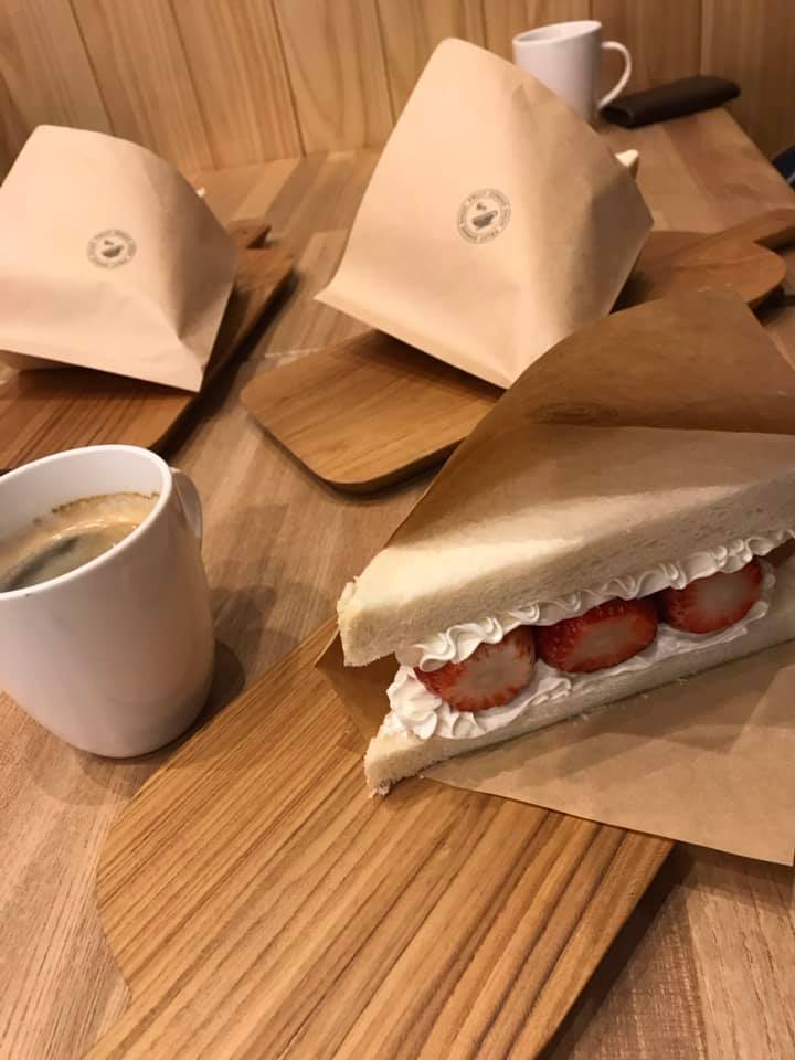 Fruit dining shun(フルーツダイニングシュン) サンド 苺サンド