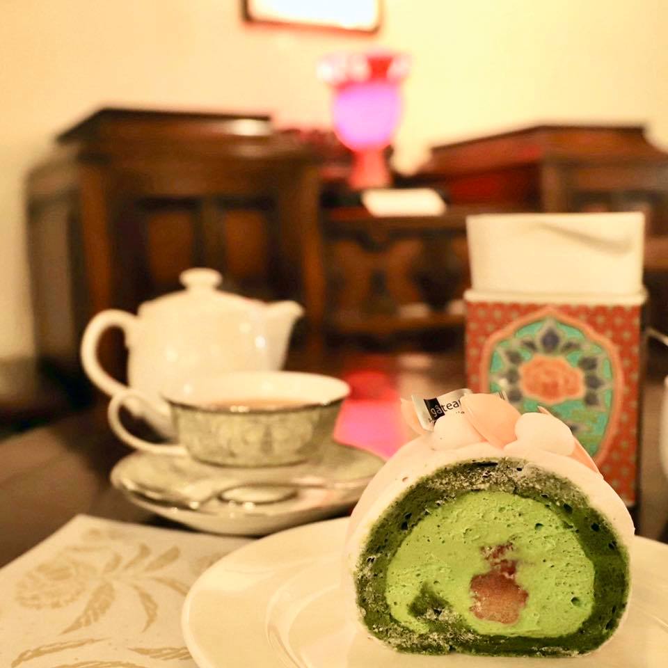 栗の木テラス(クリノキテラス) ロールケーキ 抹茶と苺のロールケーキ