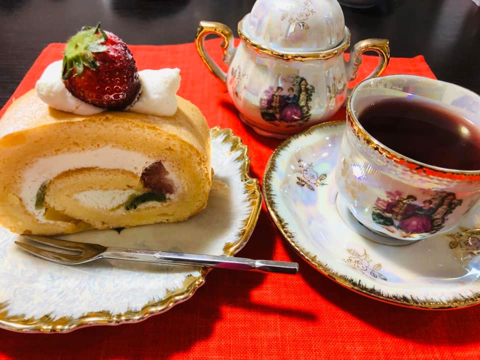 chiffon ロールケーキ フルーツロールケーキ