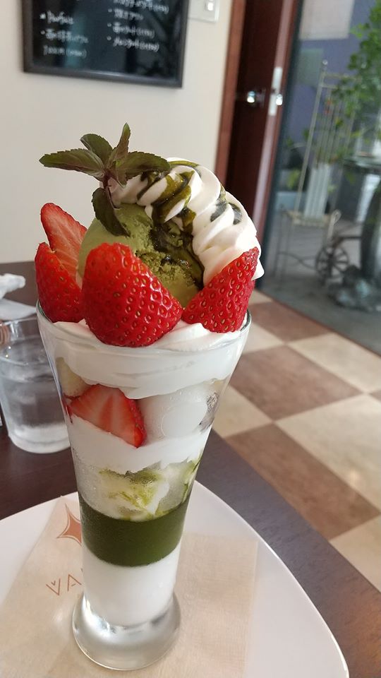 cafe VALEUR(カフェ ヴァルール) パフェ・サンデー イチゴパフェ