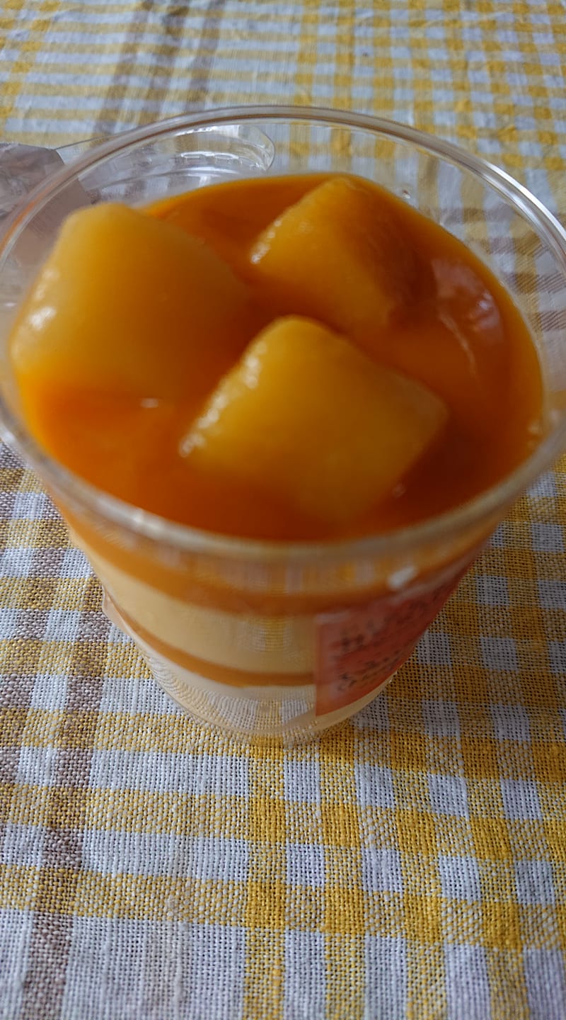 セブンイレブン カップケーキ ピエール・エルメ
マンゴーカップケーキ