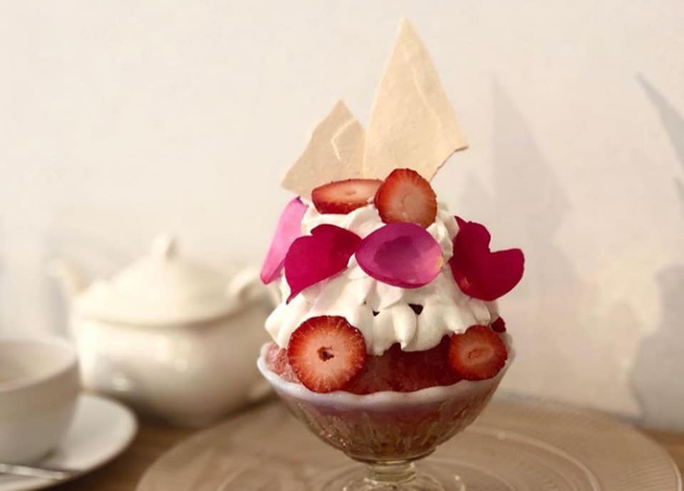 パティスリー27(ヴァンセット) かき氷・フラッペ 季節限定カキ氷!いちごとココナッツクリーム