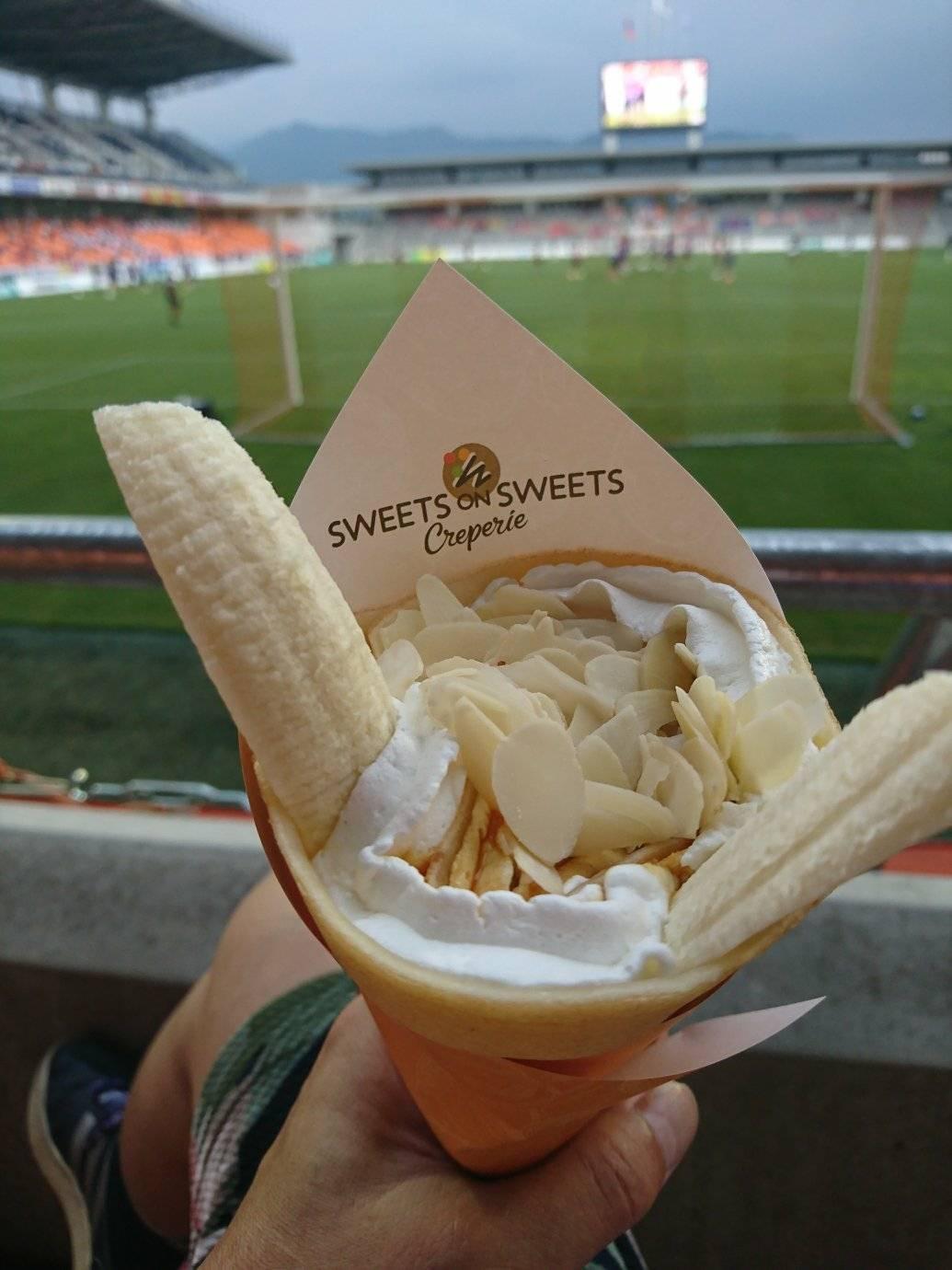 SWEETS ON SWEETS クレープ バナナキャラメルアーモンド