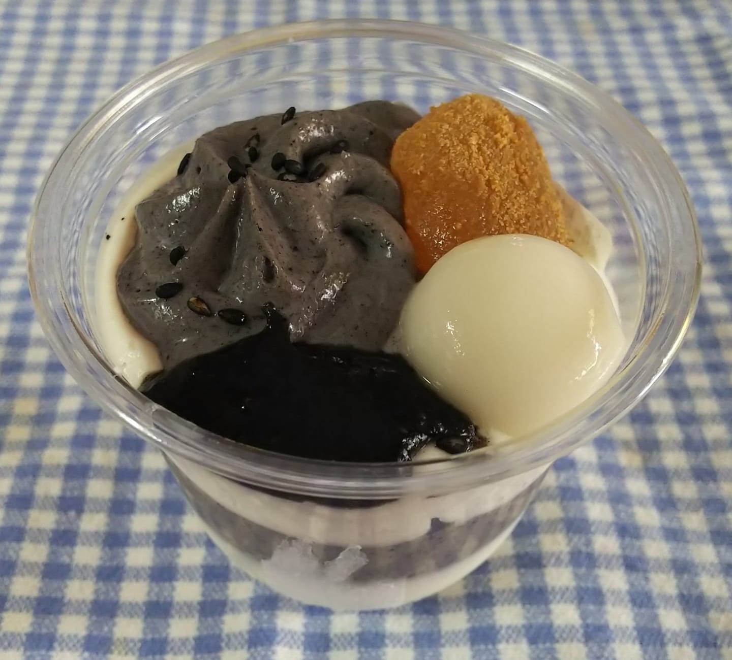 セブンイレブン パフェ・サンデー 黒ごまとブランマンジェのパフェ