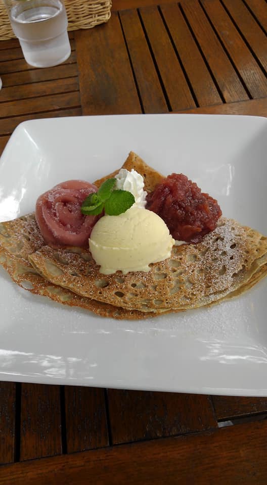 どんぐりハウス ケーキ・タルト,ガレット 蕎麦粉ガレットとケーキ