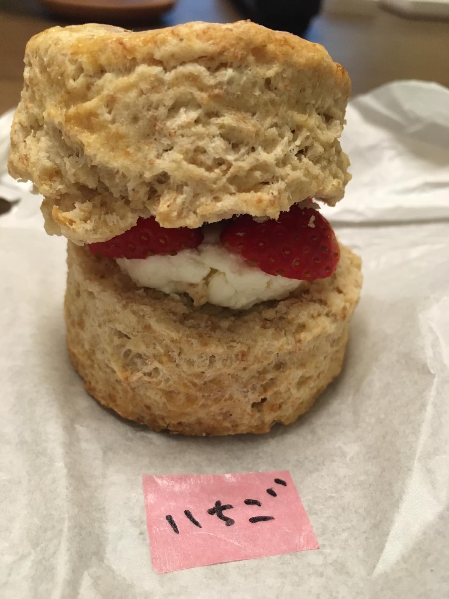 HEIHACHIRO BAKESHOP(ヘイハチロウベイクショップ) スコーン いちごのスコーンです