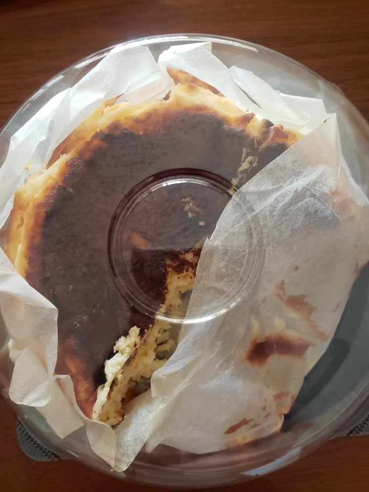 バスクチーズケーキ専門店MON ケーキ・タルト バスクチーズケーキ