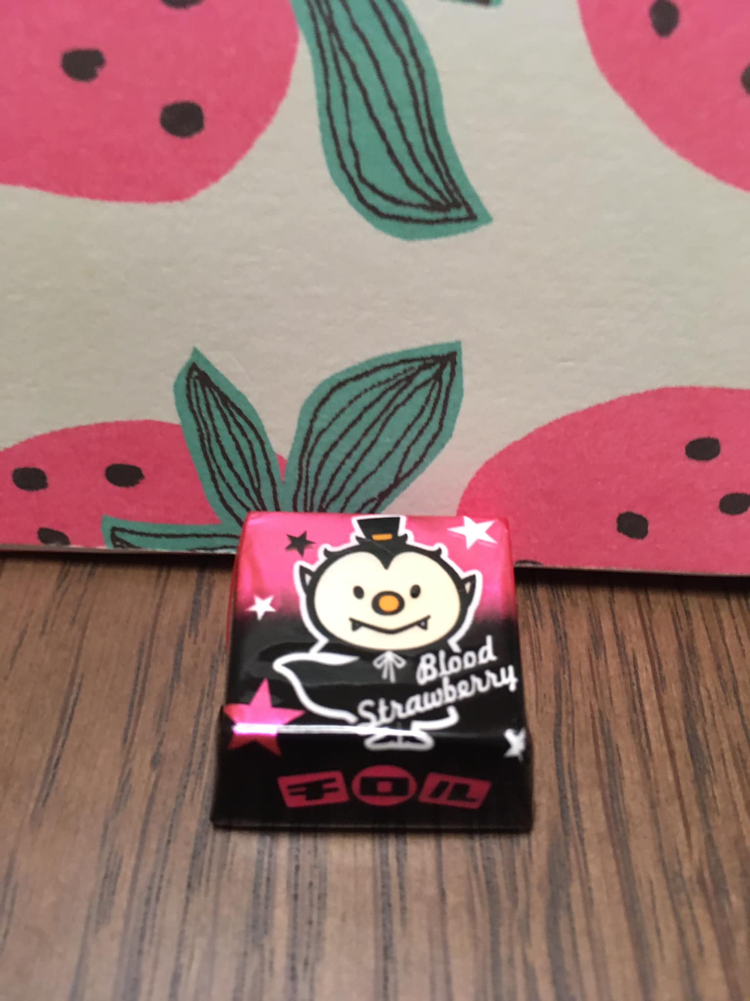 スーパー・コンビニ・その他 チョコレート ブラッドストロベリー味