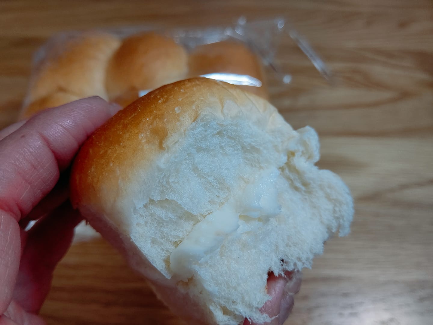 DELICIA(デリシア) パン 牛乳パンハーフ