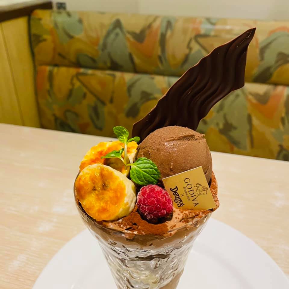 デニーズ（Denny’s）&nbsp;パフェ・サンデー&nbsp;GODIVAチョコレートサンデー