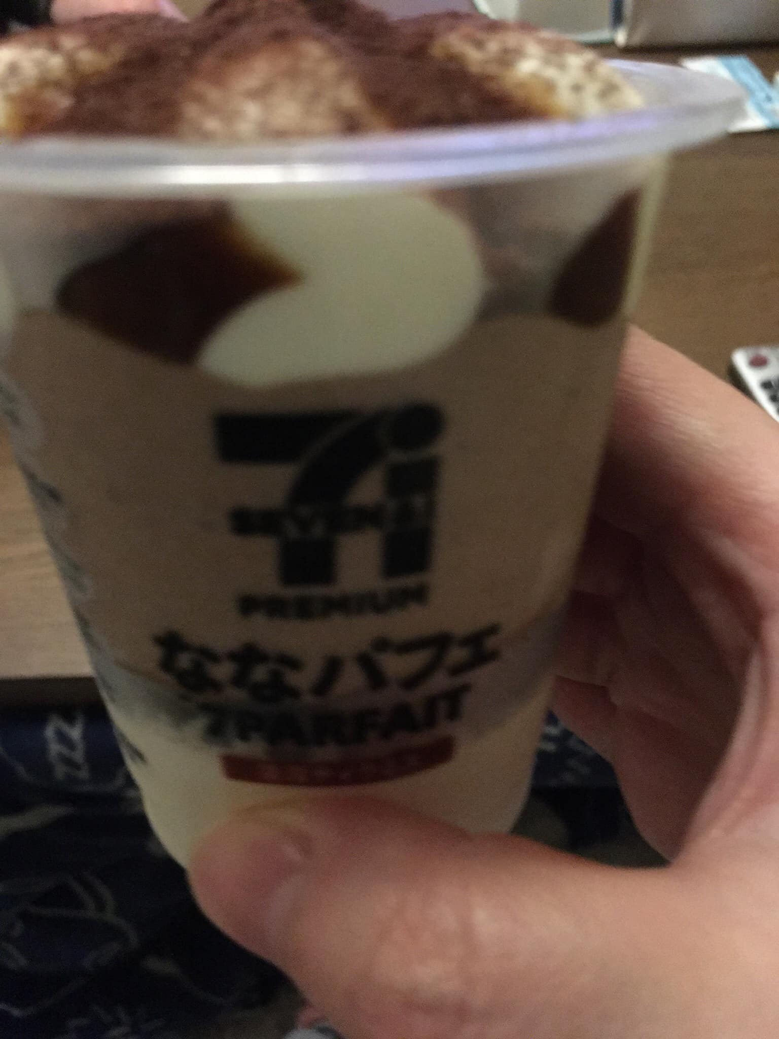 セブンイレブン&nbsp;パフェ・サンデー&nbsp;ナナパフェ