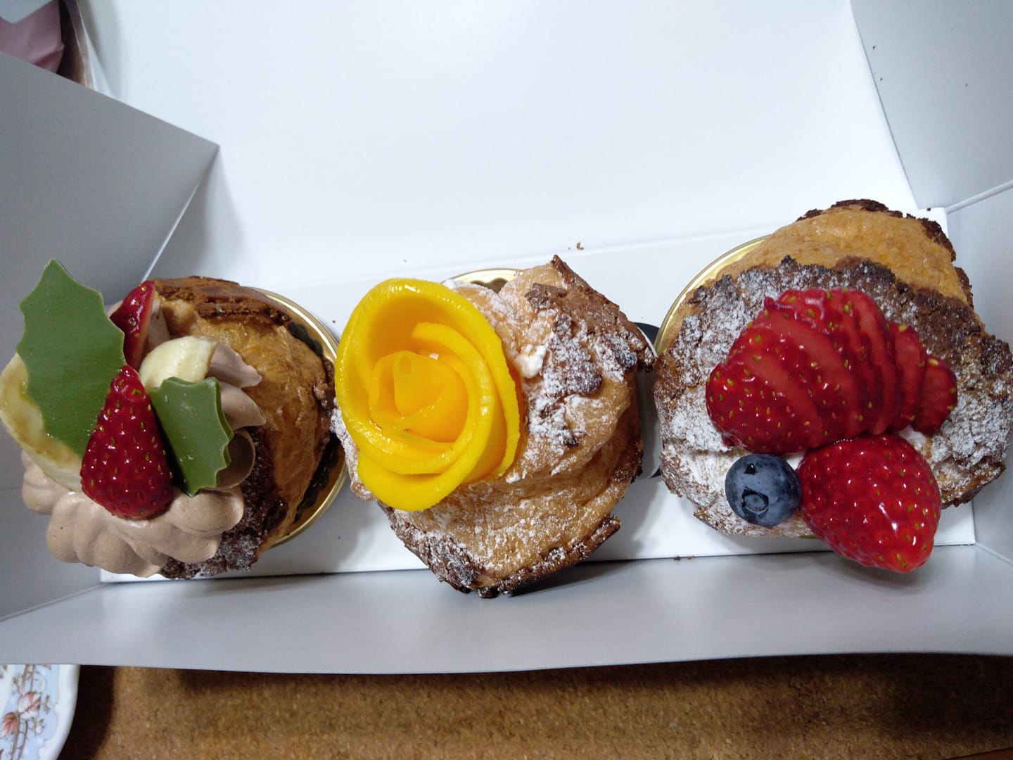 カフェコムサ(cafe commeca) シュークリーム カフェコムサのシュークリーム