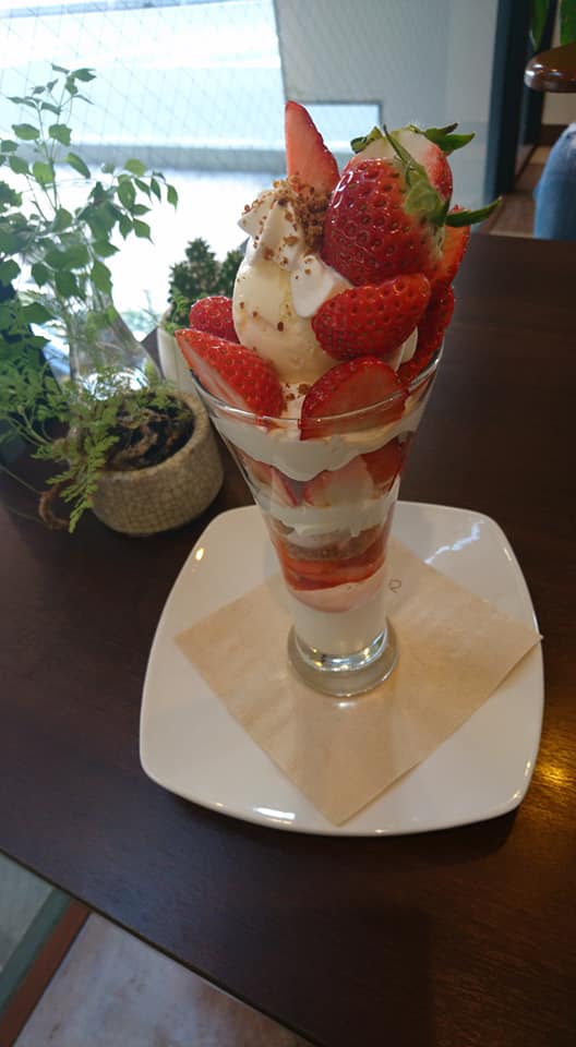 cafe VALEUR(カフェ ヴァルール) パフェ・サンデー いちごパフェ