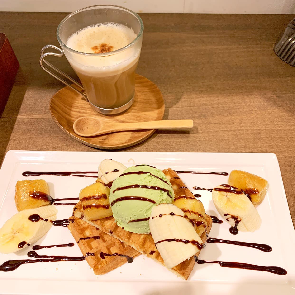 新小路カフェ(SHINKOJI CAFE) ワッフル ワッフル&チャイラテ