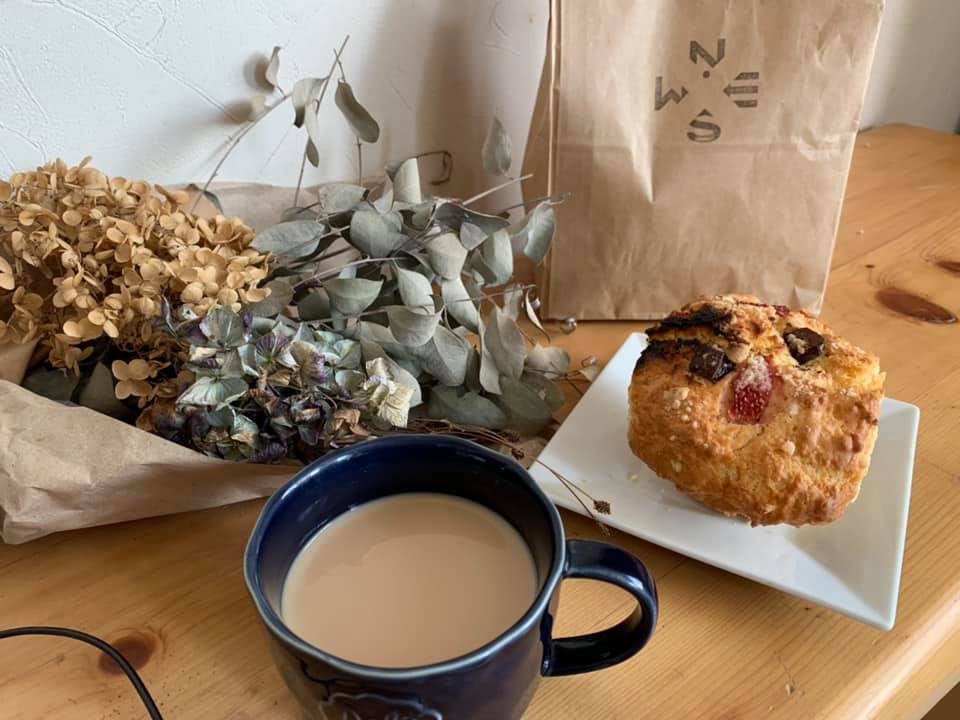 North South East West(ノースサウスイーストウエスト) マフィン イチゴとチョコとクリームチーズ