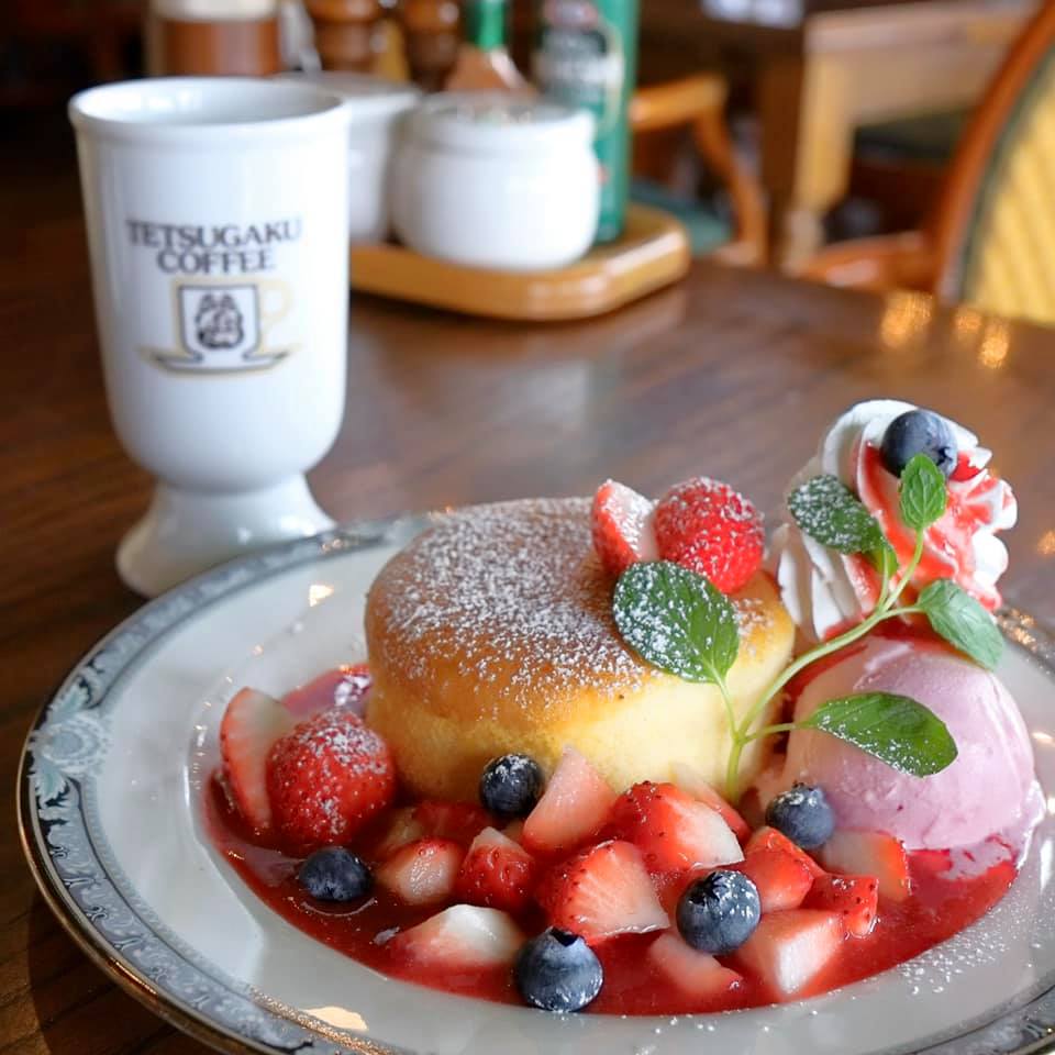 珈琲哲學(コーヒーテツガク) パン いちごスフレパンケーキ