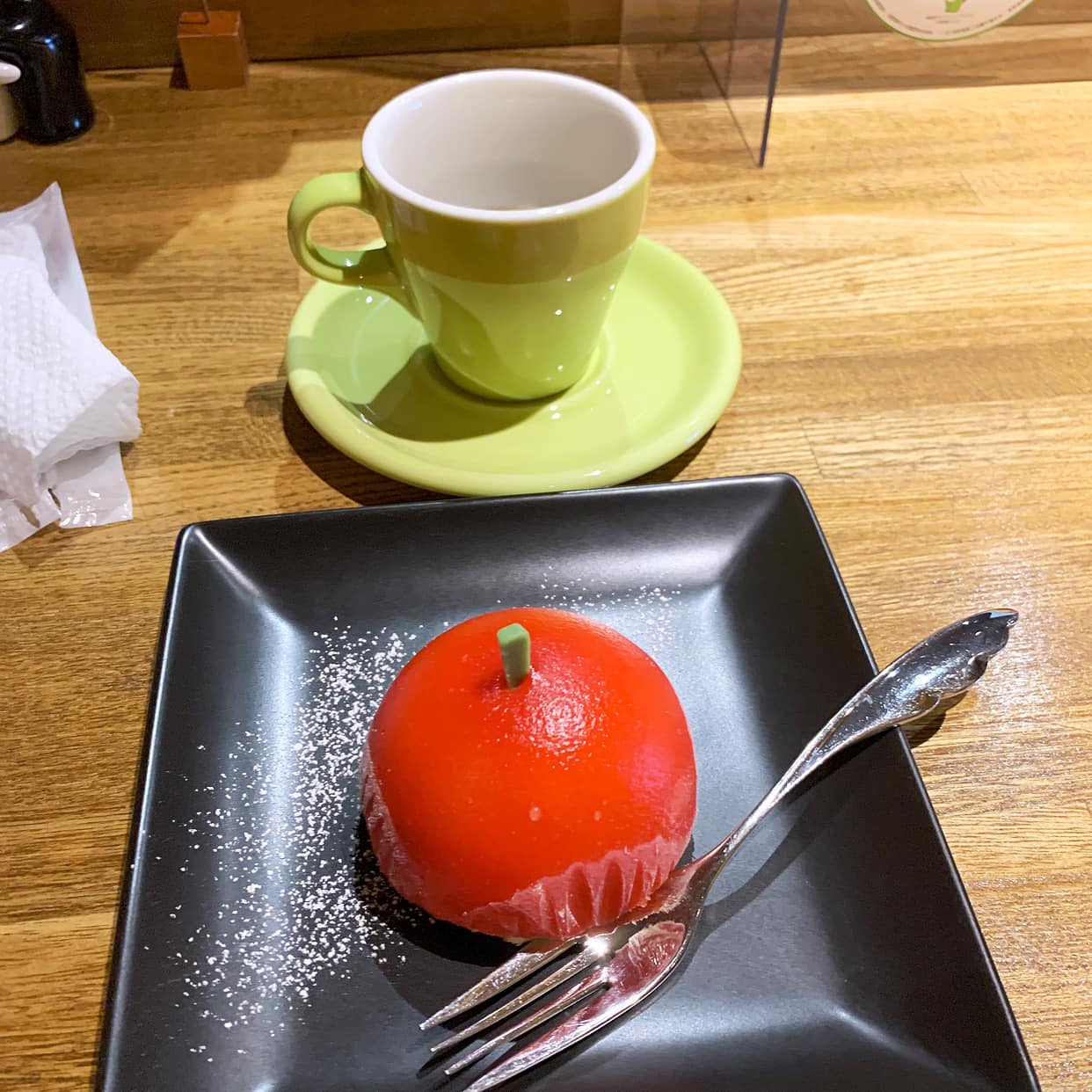 Widow’s Record(ウィドウズレコード) ケーキ・タルト 真っ赤なリンゴケーキ