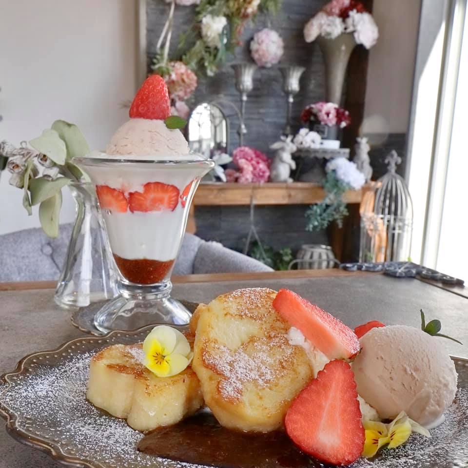 fleur フレンチトースト,パフェ・サンデー 苺フレンチトースト&苺ヨーグルトパフェ