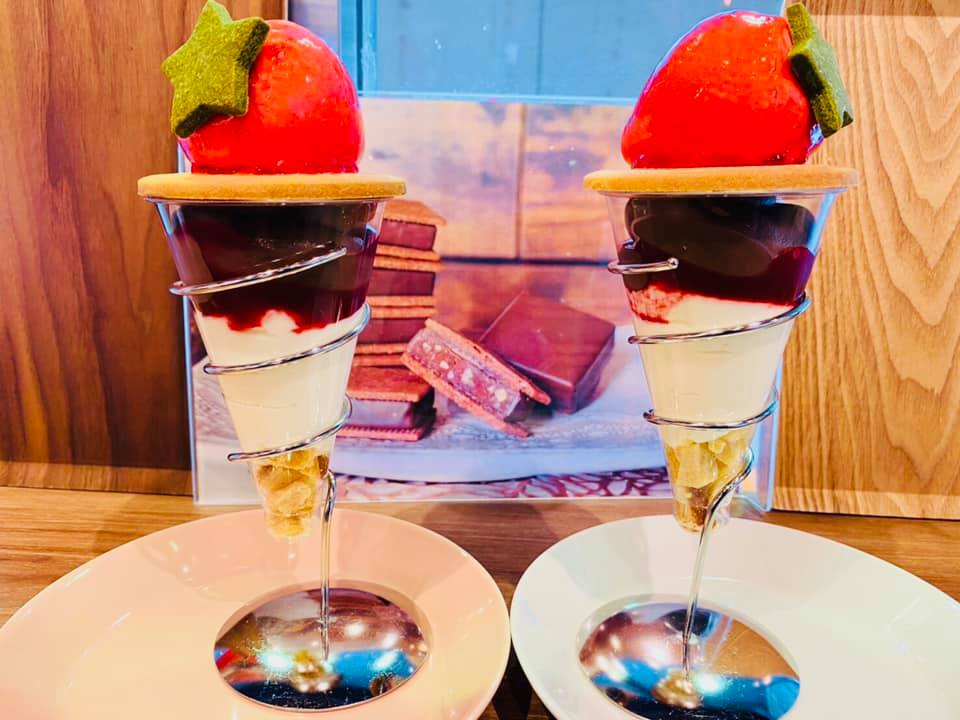 信州ショコラトリーGAKU パフェ・サンデー チョコレートパフェ「信州ベリー」