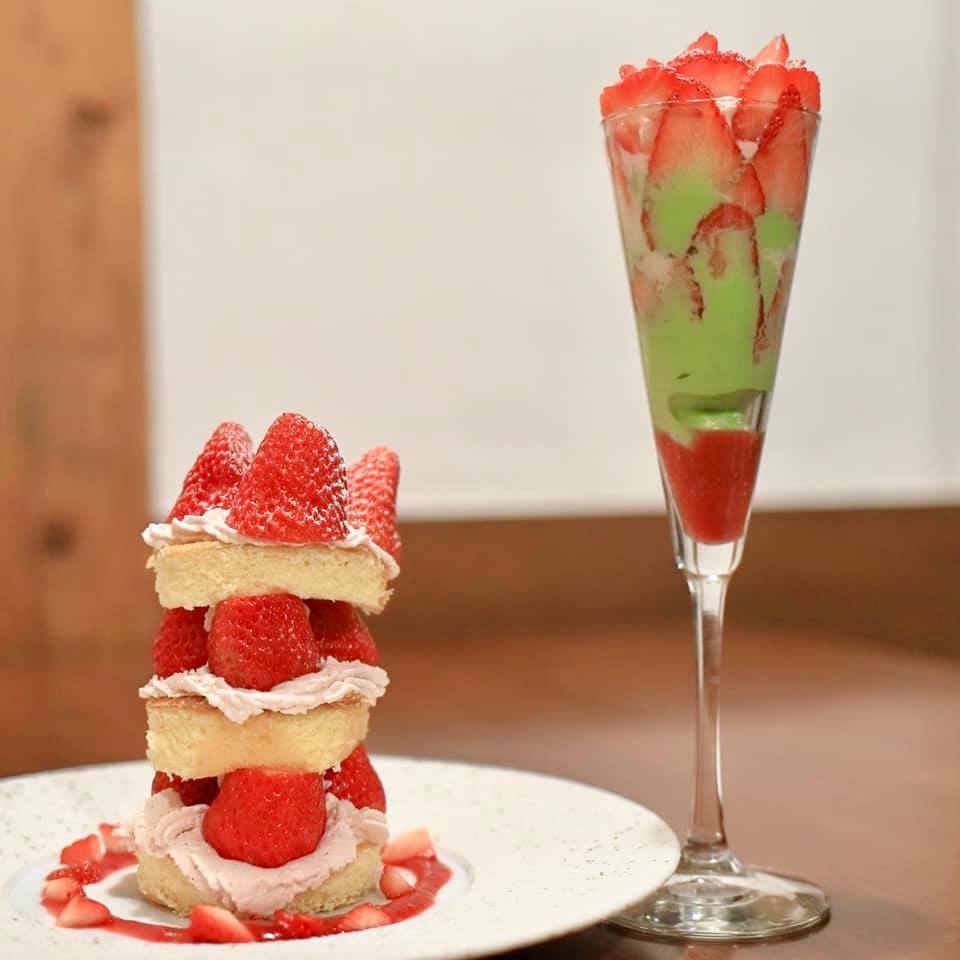 cafeエリゼヒカル ケーキ・タルト,パフェ・サンデー いちごタワーショートケーキ&いちごパフェ