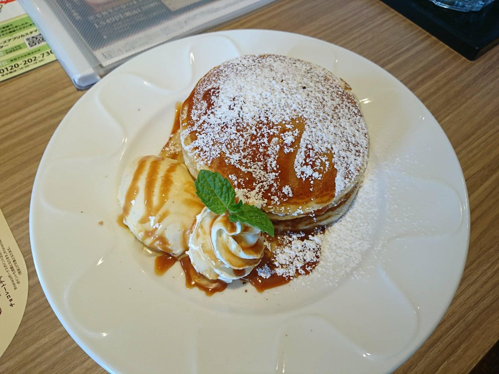 デニーズ(Denny’s) パンケーキ キャラメルハニーパンケーキ