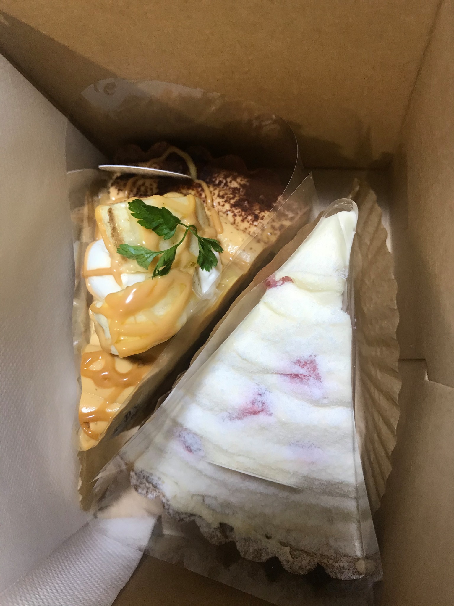 nana tarte ケーキ・タルト バナナタルト&イチゴ果実の入ったチーズケーキ