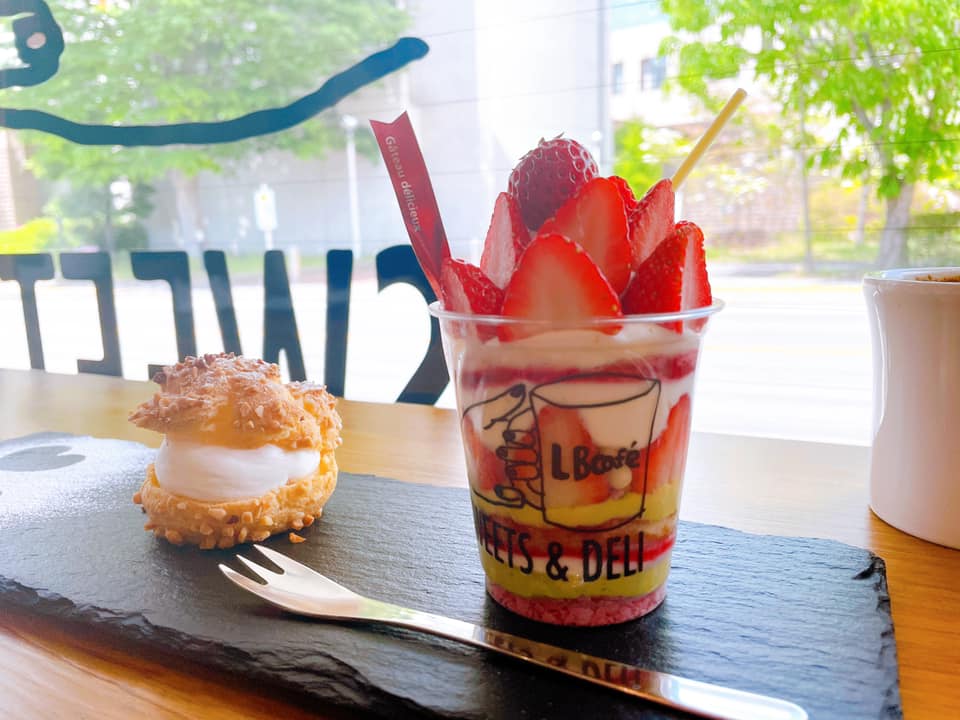 LEVRE and BON(レーブルアンドボン) パフェ・サンデー,ケーキ・タルト いちごパフェ