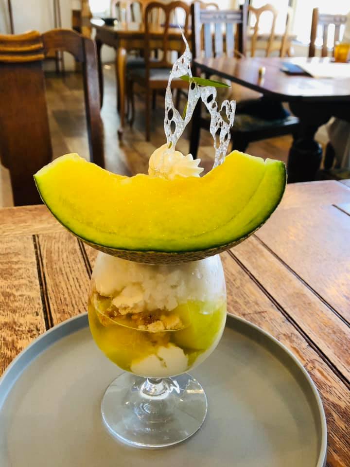 dessert&cafe Deko（デザート＆カフェ デコ）&nbsp;パフェ・サンデー&nbsp;メロンパフェ&チェリーパフェ