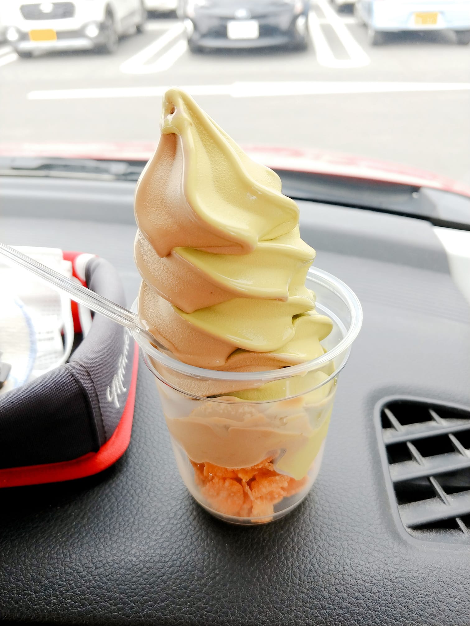 お茶元みはら胡蝶庵(コチョウアン) ソフトクリーム 抹茶&ほうじ茶のMix