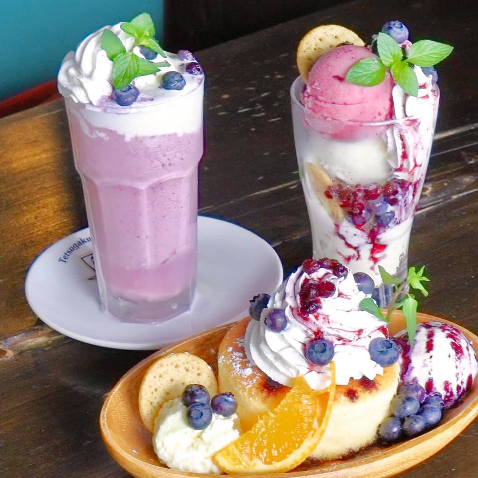 珈琲哲學（コーヒーテツガク）&nbsp;パンケーキ,パフェ・サンデー&nbsp;ブルベリースイーツ
