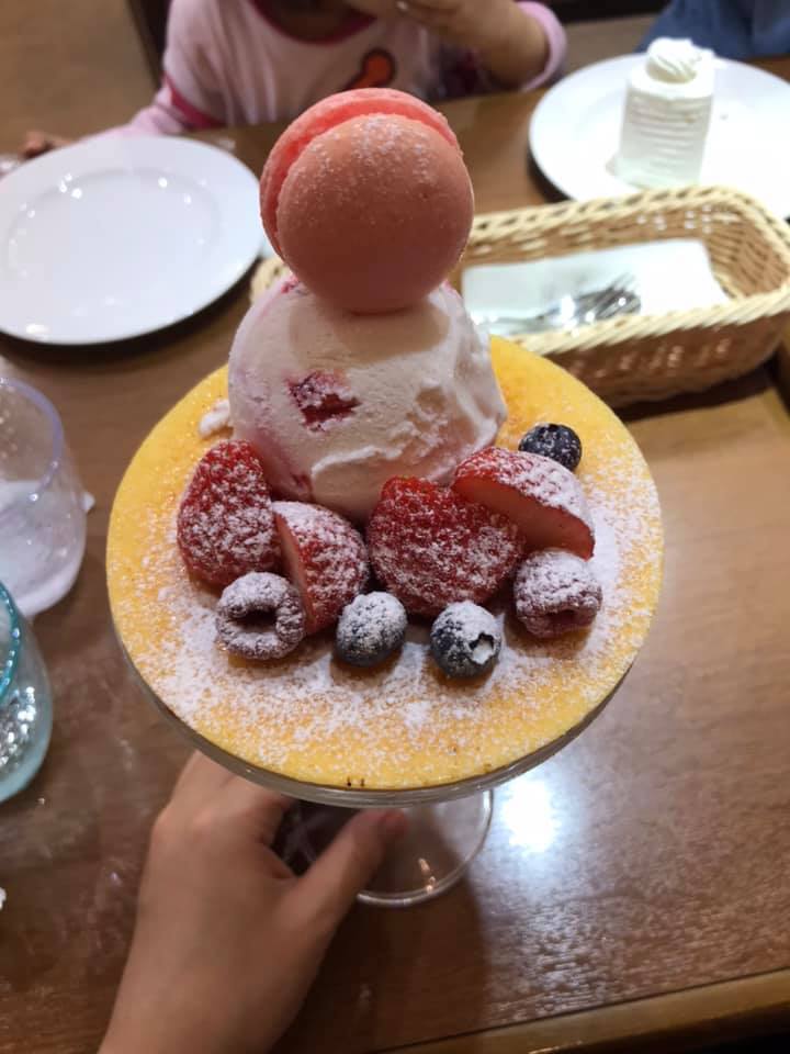 パティスリーヒラノ(cafe HIRANO) パフェ・サンデー クレームブリュレパフェ