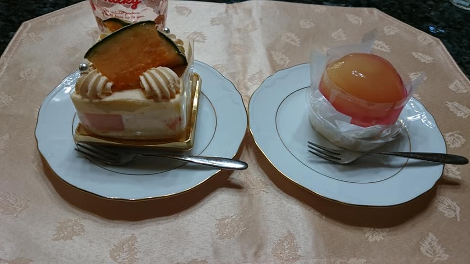 不二家（フジヤ）&nbsp;ケーキ・タルト&nbsp;ピーチメルバ&完熟メロンのスクエアショートケーキを