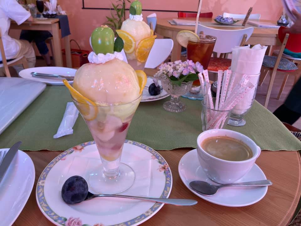 フルーツおばさんのCafe 花水木(ハナミズキ) パフェ・サンデー 旬のフルーツパフェ