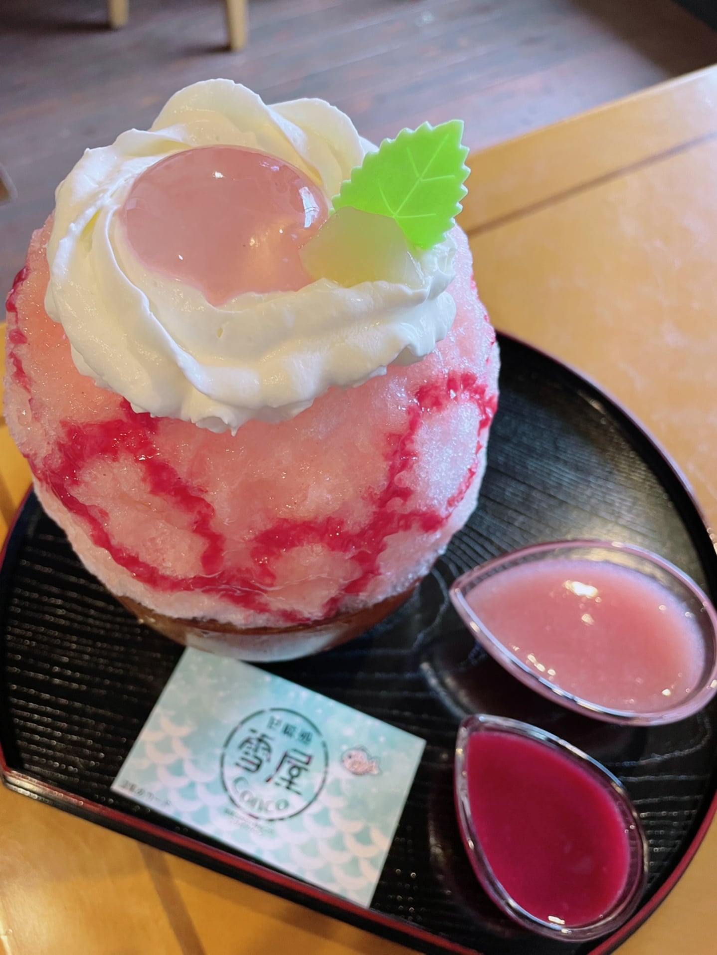 甘味処 雪屋 Conco(ユキヤコンコ) かき氷・フラッペ 赤桃と白桃のかき氷