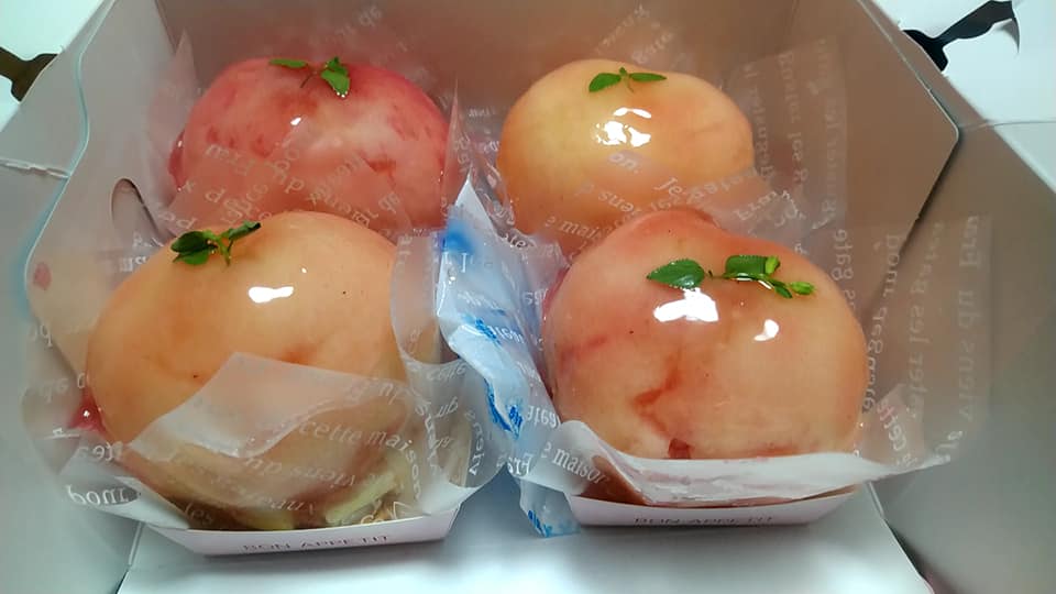 ピエール（pierre）&nbsp;ケーキ・タルト&nbsp;桃丸ごとタルト