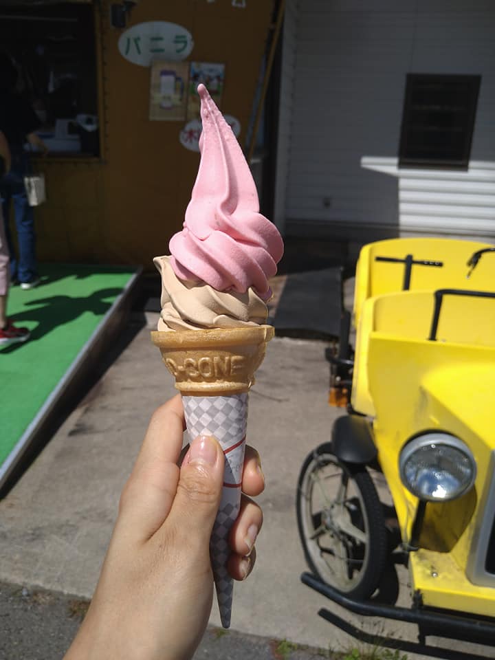 シティオス地蔵&nbsp;ソフトクリーム&nbsp;モカ&木苺ソフト