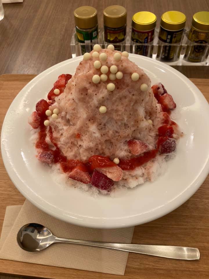 横町カフェ(ヨコマチカフェ) かき氷・フラッペ 七味が効いたかき氷