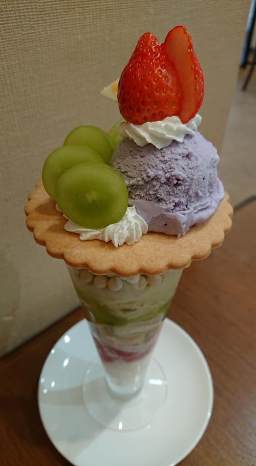パティスリーヒラノ(cafe HIRANO) パフェ・サンデー シャインマスカットのパフェ