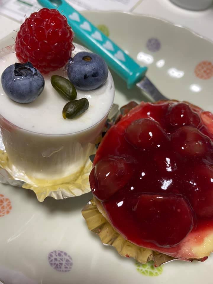 モンピジョン ケーキ・タルト レアチーズケーキ いちごのタルト