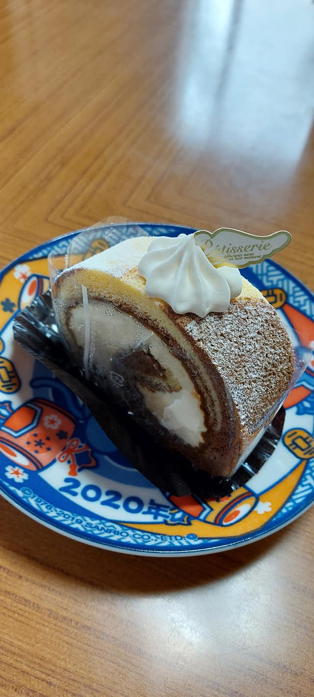 湖月堂菓子店（コゲツドウカシテン）&nbsp;ロールケーキ&nbsp;ティラミスロール&ショコラシュー