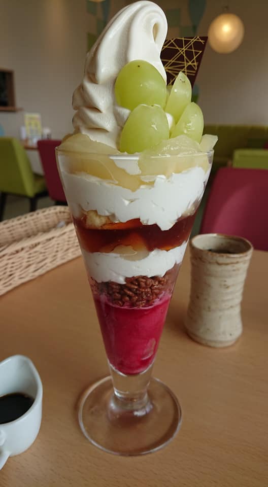 お茶元みはら胡蝶庵（コチョウアン）&nbsp;パフェ・サンデー&nbsp;秋のフルーツパフェ