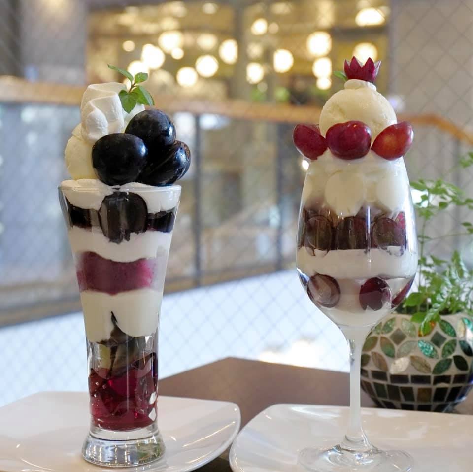 cafe VALEUR(カフェ ヴァルール) パフェ・サンデー クイーンルージュのパフェ&ナガノパープルのパフェ